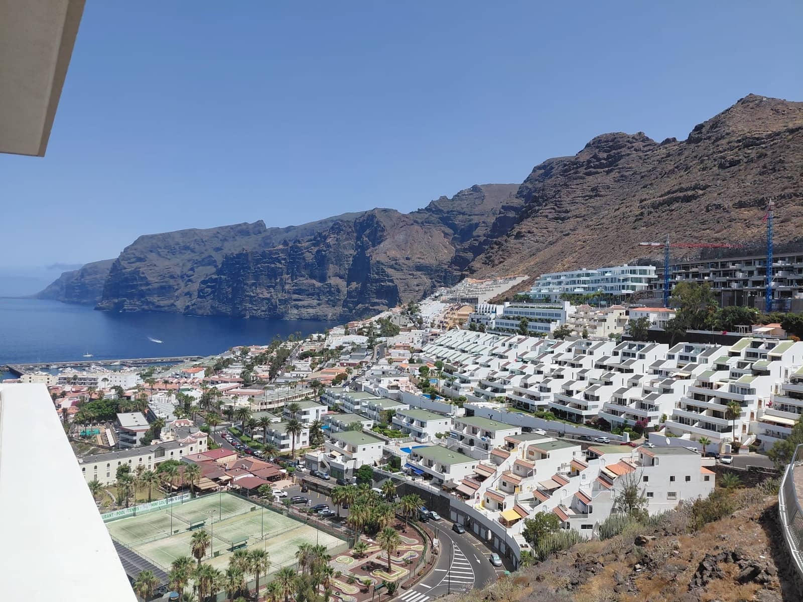2 bedroom Apartment for sale in Santiago del Teide with pool garage - € 529,000 (Ref: 10009908)