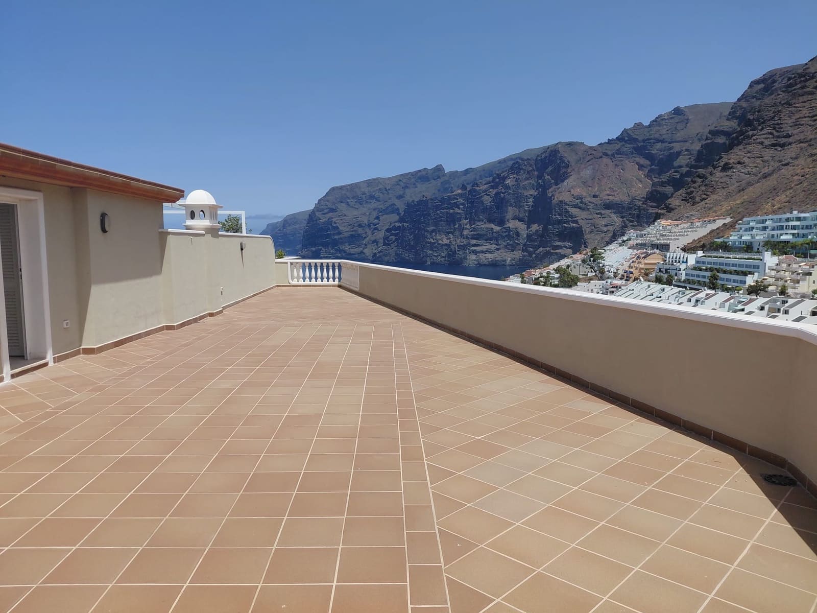 2 chambre Appartement à vendre à Los Gigantes avec piscine garage - 875 000 € (Ref: 10016792)