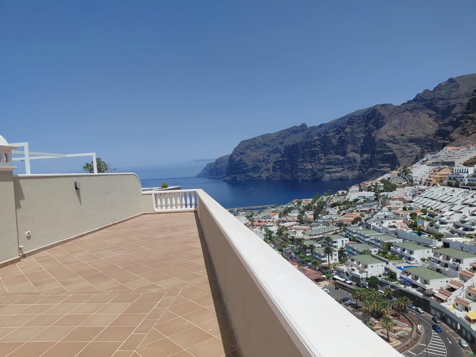 2 chambre Appartement à vendre à Los Gigantes avec piscine garage - 875 000 € (Ref: 10016792)