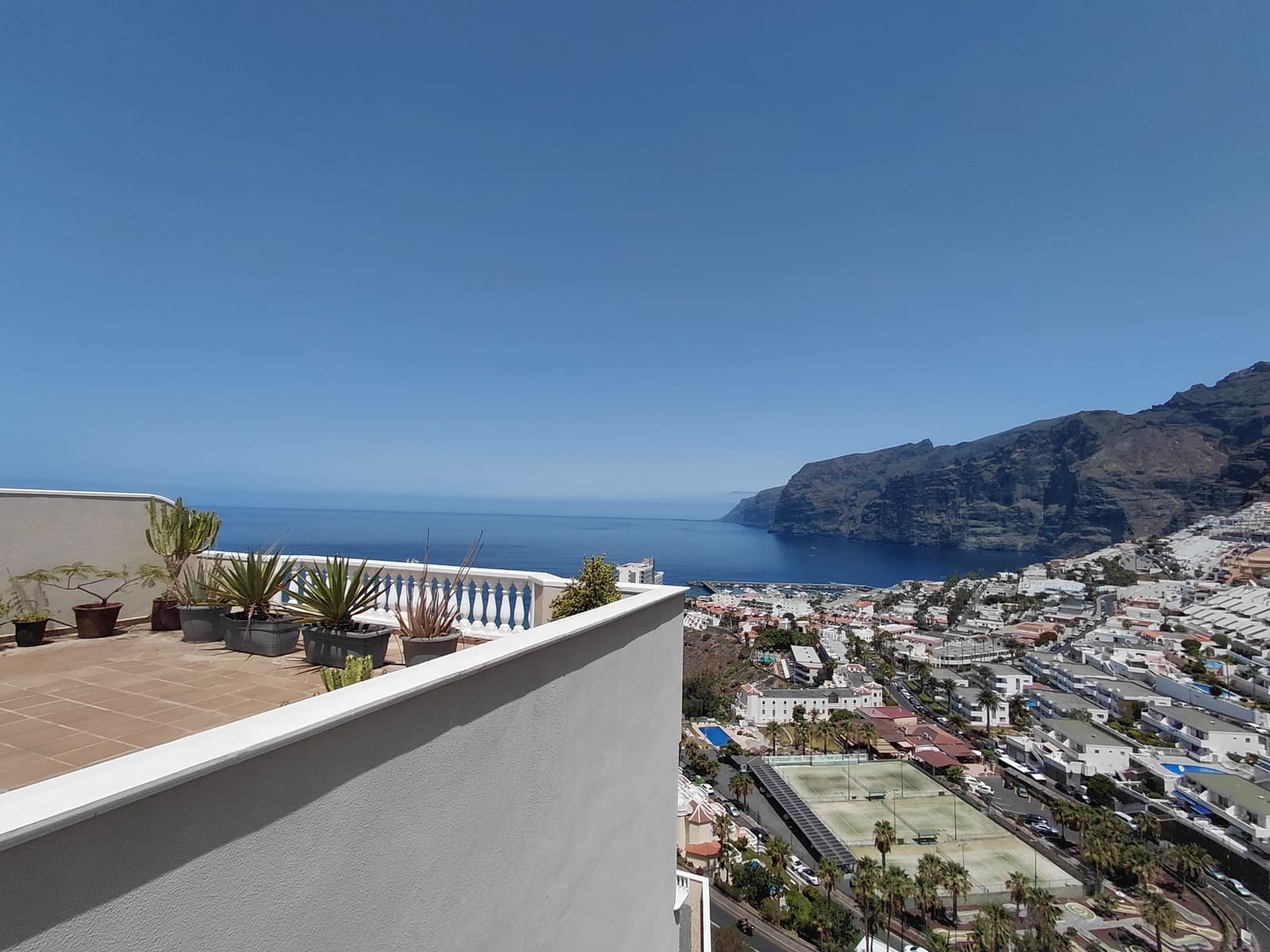 2 chambre Appartement à vendre à Los Gigantes avec piscine garage - 875 000 € (Ref: 10016792)