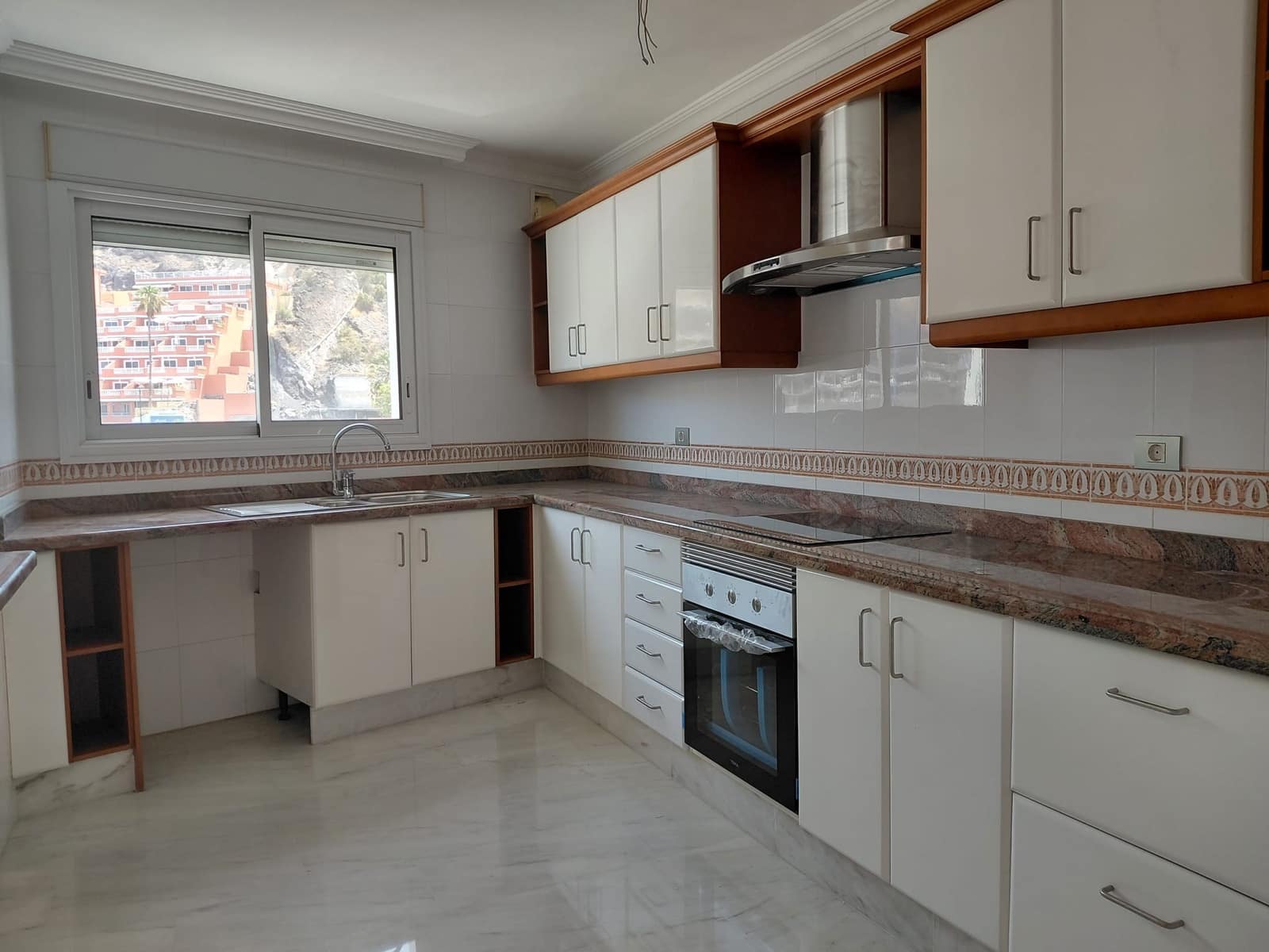 2 chambre Appartement à vendre à Los Gigantes avec piscine garage - 875 000 € (Ref: 10016792)