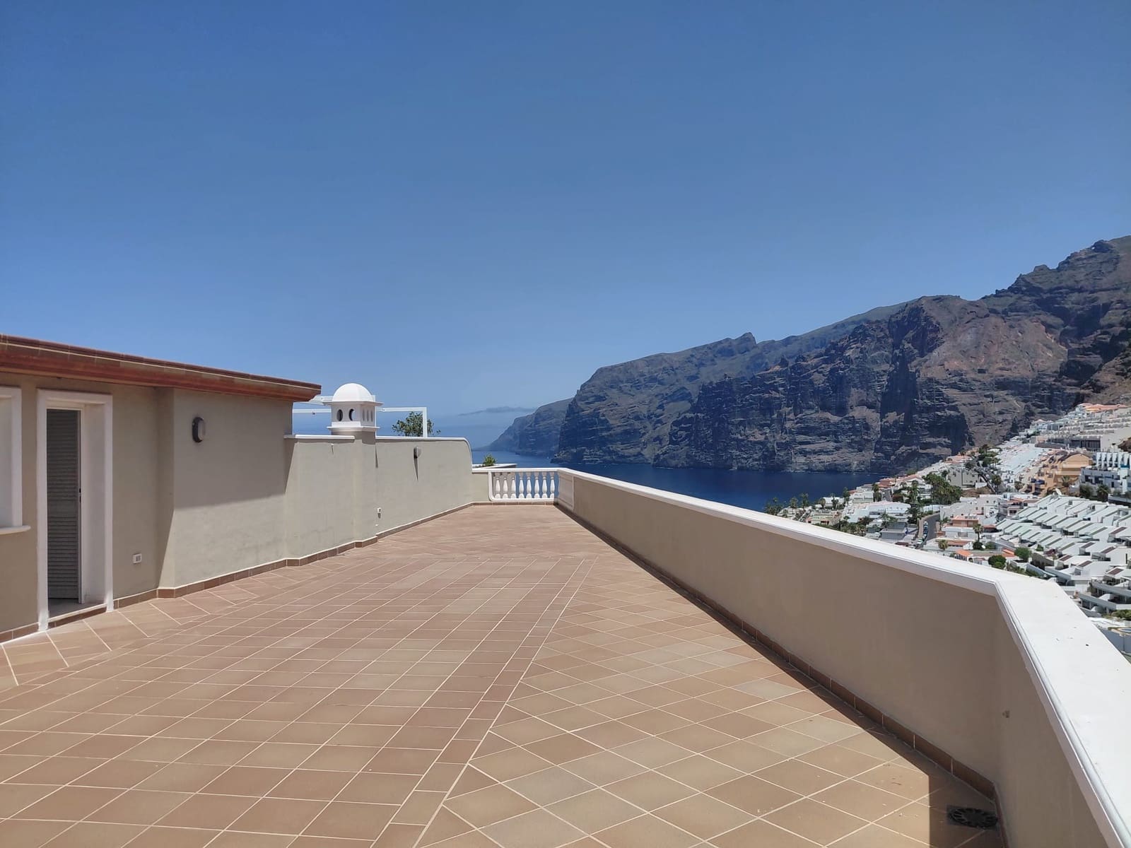 2 chambre Appartement à vendre à Los Gigantes avec piscine garage - 875 000 € (Ref: 10016792)
