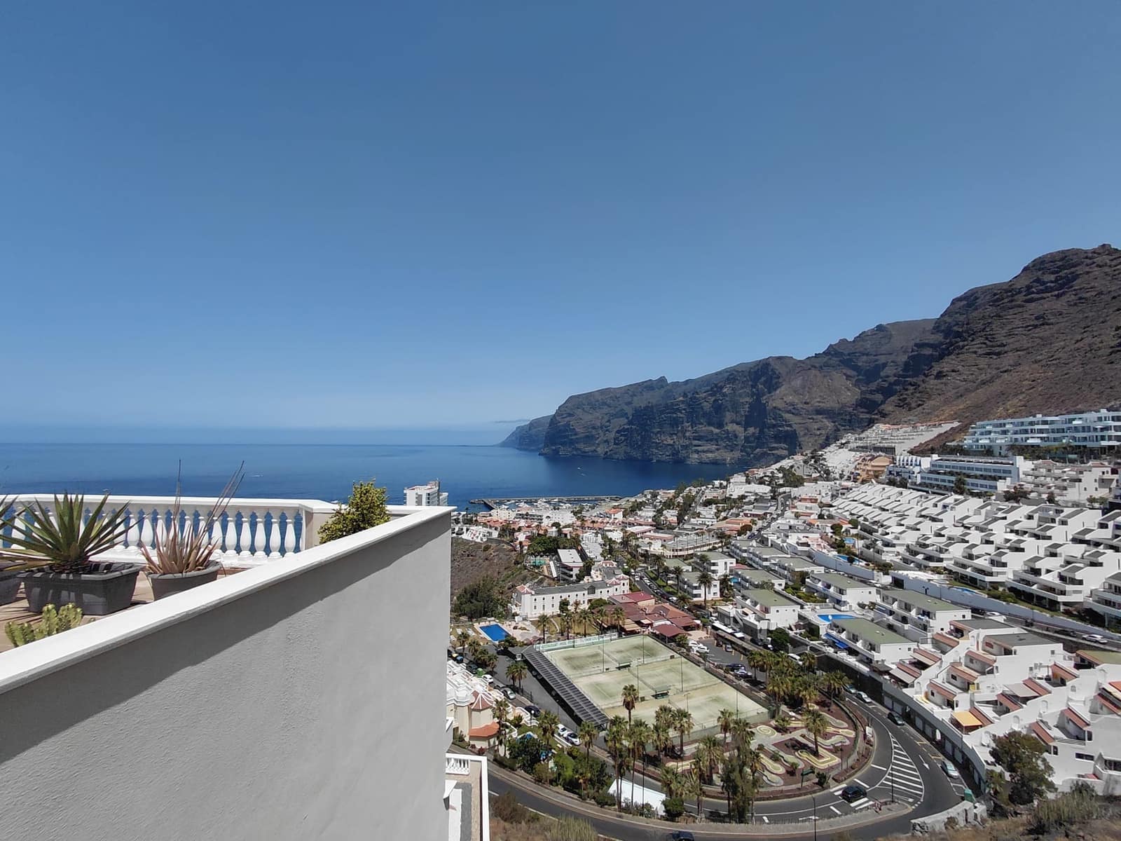 2 chambre Appartement à vendre à Los Gigantes avec piscine garage - 875 000 € (Ref: 10016792)