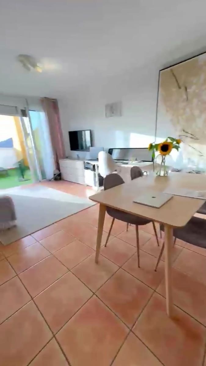 2 Zimmer Apartment zu vermieten in Adeje mit Pool Garage - 1.400 € (Ref: 10040231)