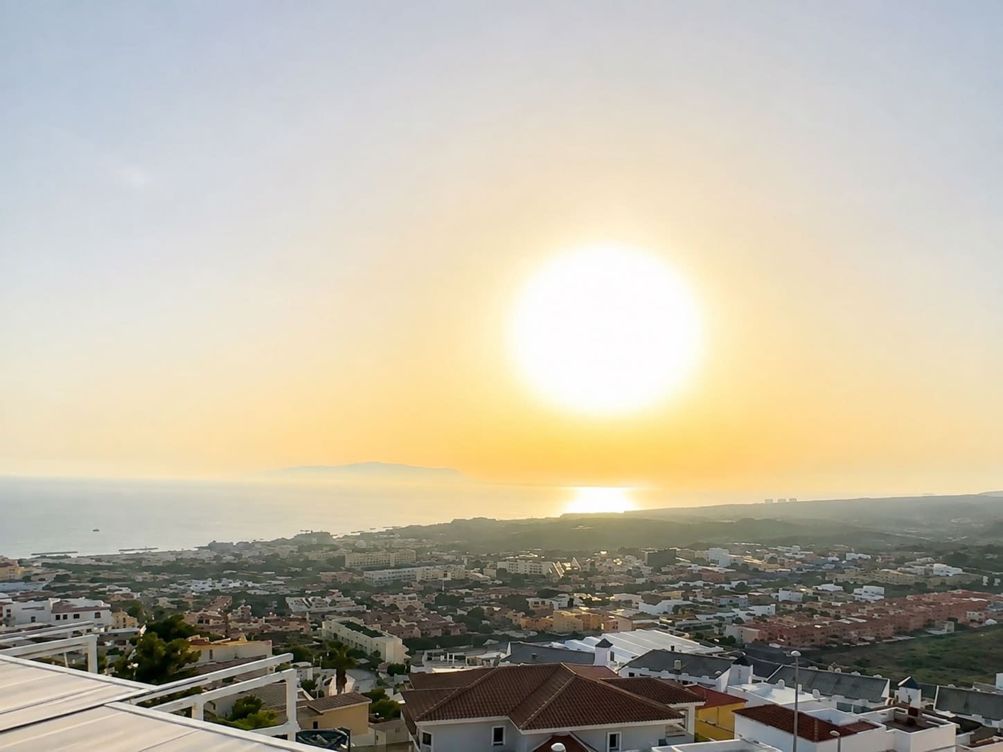 2 bedroom Apartment for rent in Adeje with pool garage - € 1,400 (Ref: 10040231)