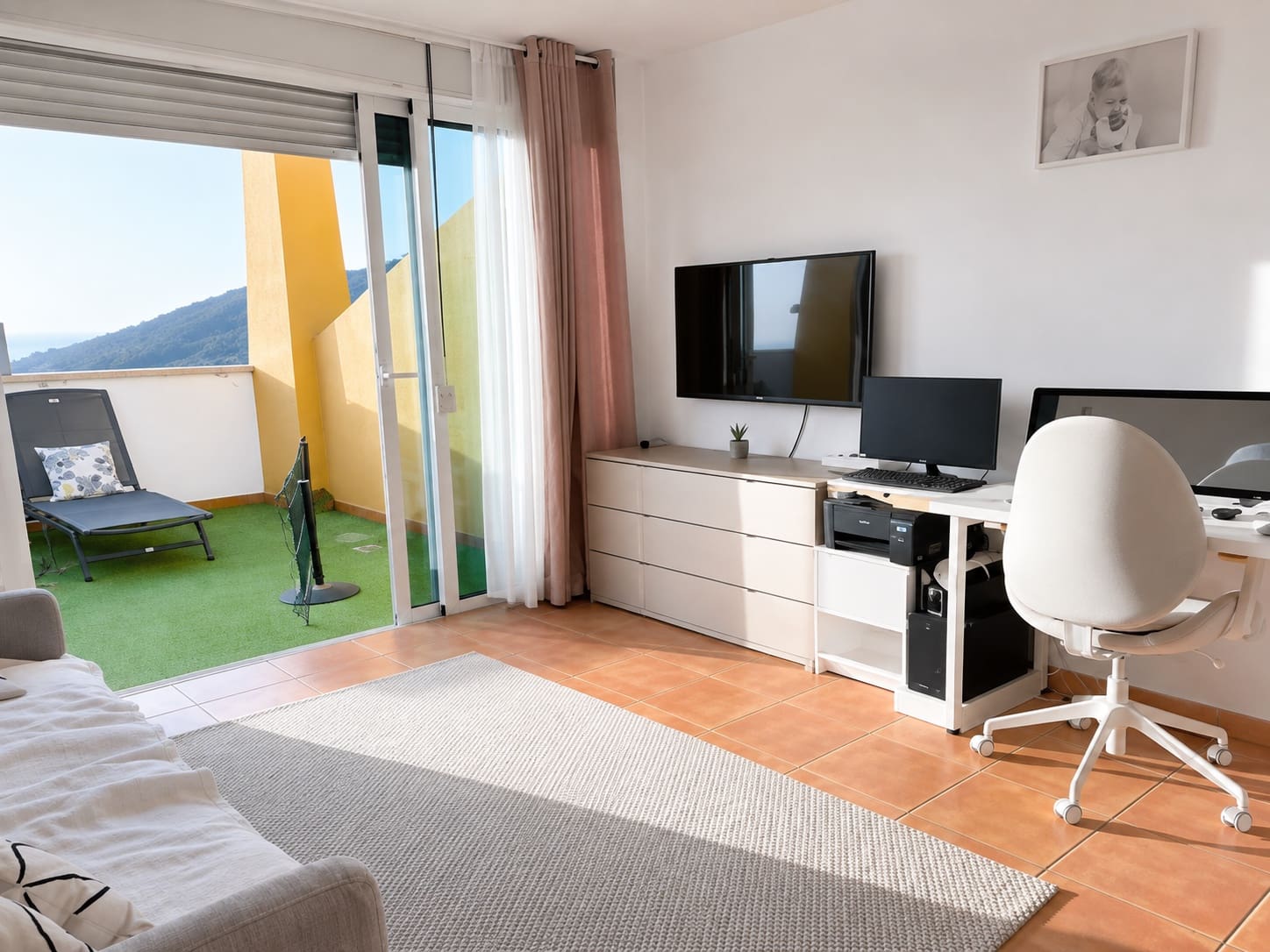 2 bedroom Apartment for rent in Adeje with pool garage - € 1,400 (Ref: 10040231)
