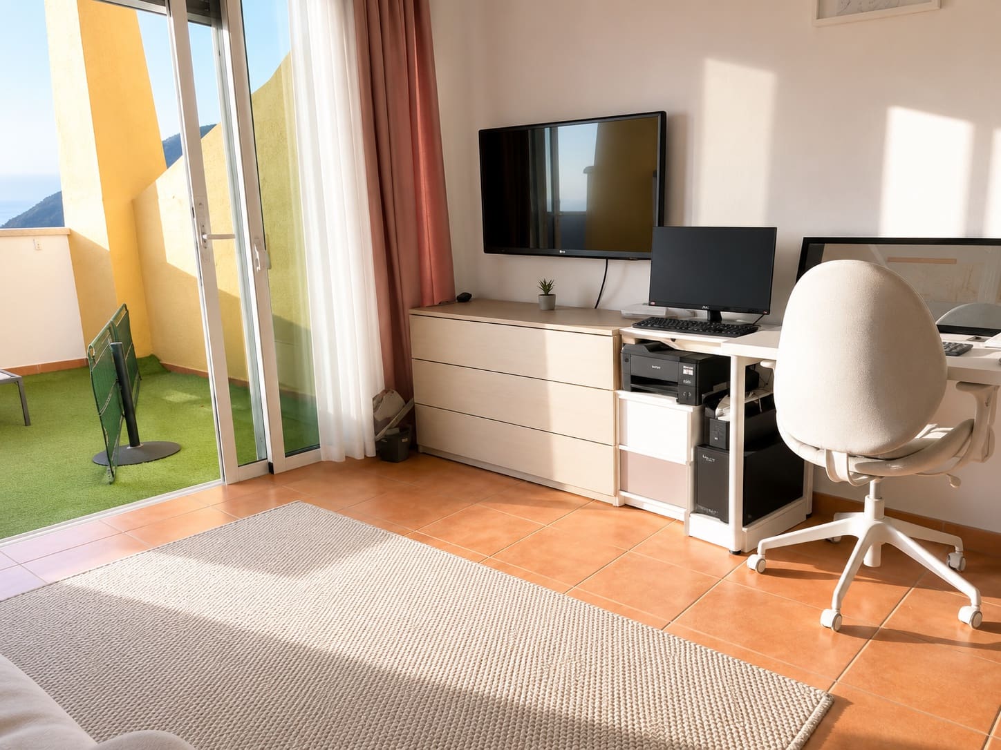 2 bedroom Apartment for rent in Adeje with pool garage - € 1,400 (Ref: 10040231)