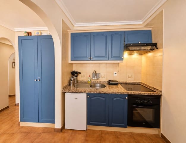 1 slaapkamer Appartement te koop in Granadilla de Abona met zwembad - € 220.000 (Ref: 10043312)