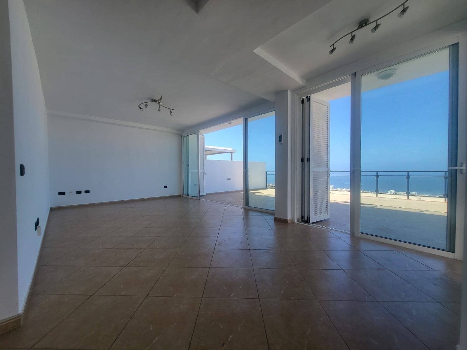 3 quarto Moradia para venda em Adeje com piscina garagem - 850 000 € (Ref: 10045615)