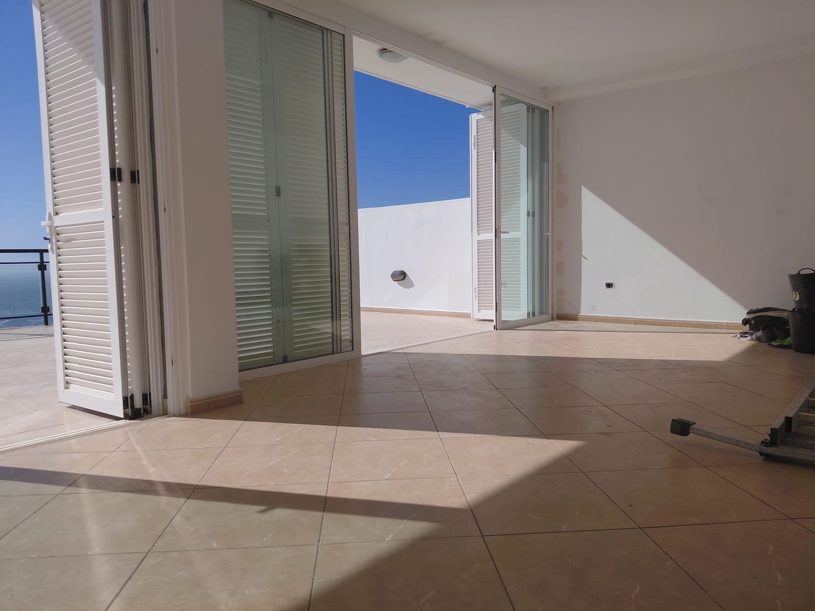 3 makuuhuone Huvila vuokrattavana paikassa Costa Adeje mukana uima-altaan 
autotalli - 2 500 € (Ref: 9624030)