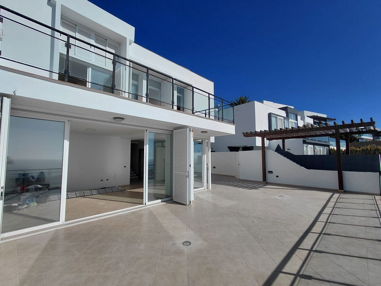 3 makuuhuone Huvila vuokrattavana paikassa Costa Adeje mukana uima-altaan 
autotalli - 2 500 € (Ref: 9624030)