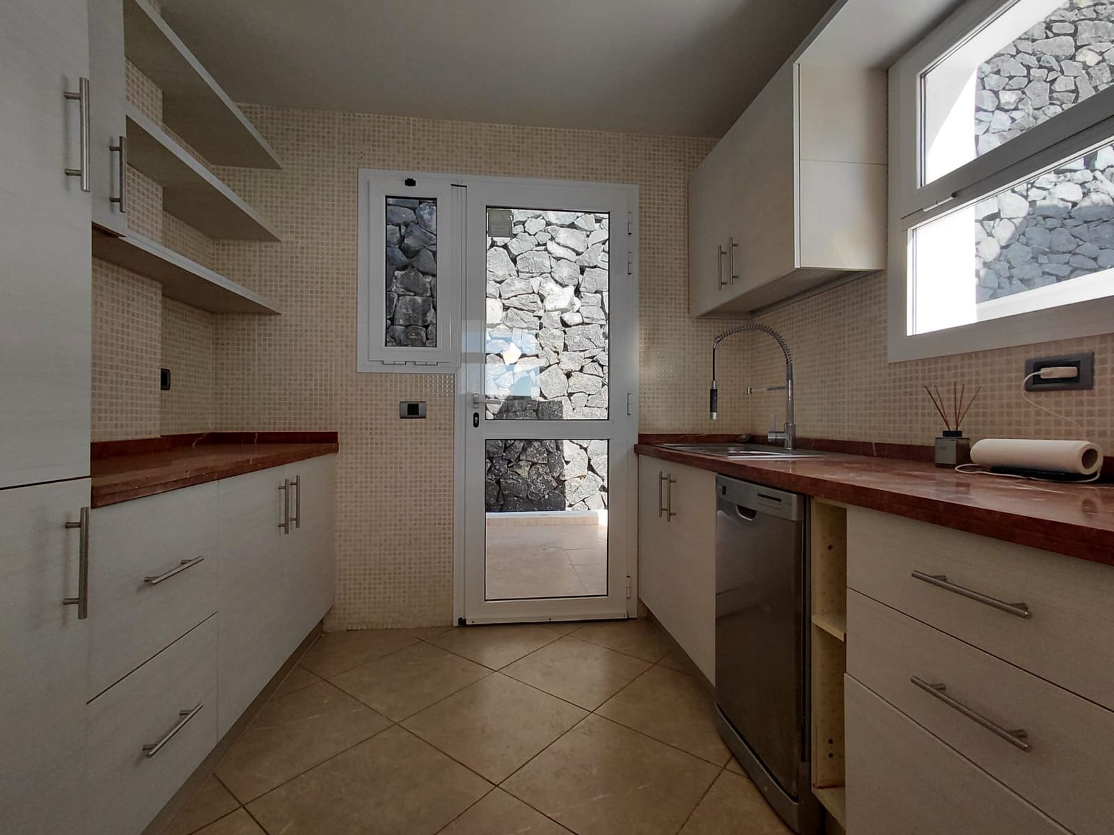 3 makuuhuone Huvila vuokrattavana paikassa Costa Adeje mukana uima-altaan 
autotalli - 2 500 € (Ref: 9624030)