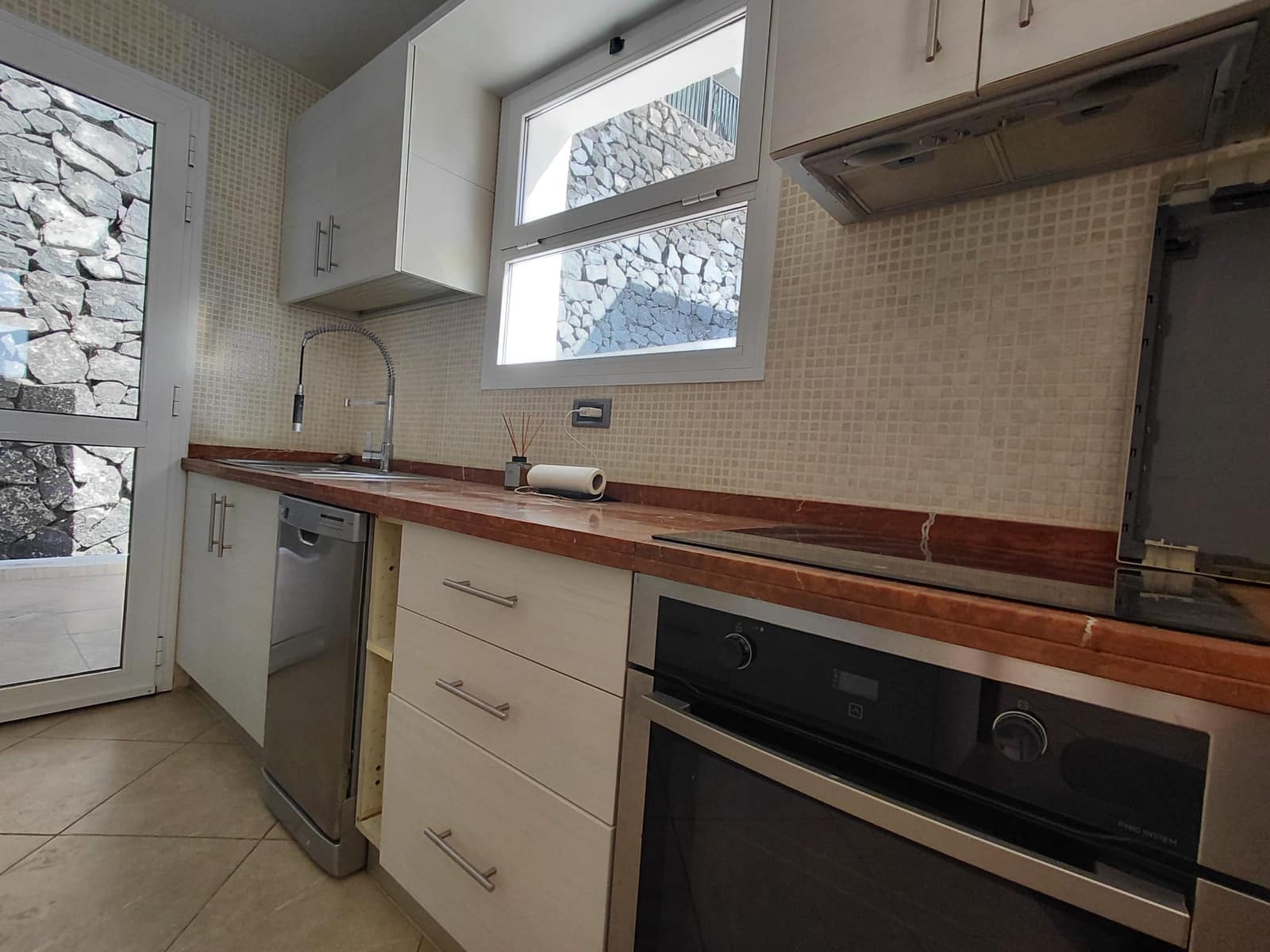 3 makuuhuone Huvila vuokrattavana paikassa Costa Adeje mukana uima-altaan 
autotalli - 2 500 € (Ref: 9624030)