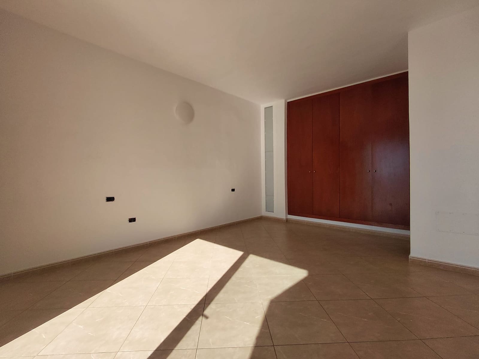 3 makuuhuone Huvila vuokrattavana paikassa Costa Adeje mukana uima-altaan 
autotalli - 2 500 € (Ref: 9624030)