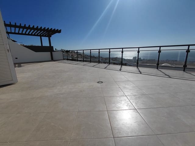 3 makuuhuone Huvila vuokrattavana paikassa Costa Adeje, Adeje mukana uima-altaan 
autotalli - 2 500 € (Ref: 9624030)