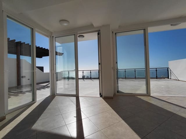 3 makuuhuone Huvila vuokrattavana paikassa Costa Adeje, Adeje mukana uima-altaan 
autotalli - 2 500 € (Ref: 9624030)