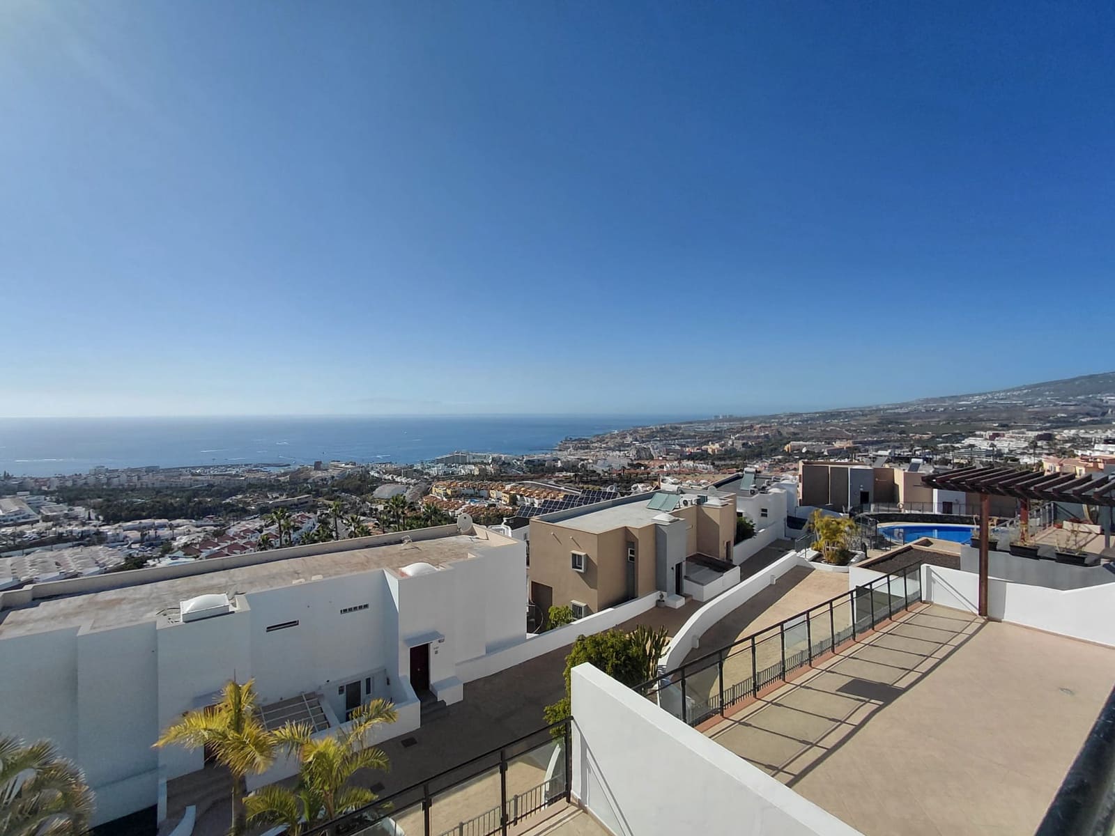 3 makuuhuone Huvila vuokrattavana paikassa Costa Adeje mukana uima-altaan 
autotalli - 2 500 € (Ref: 9624030)