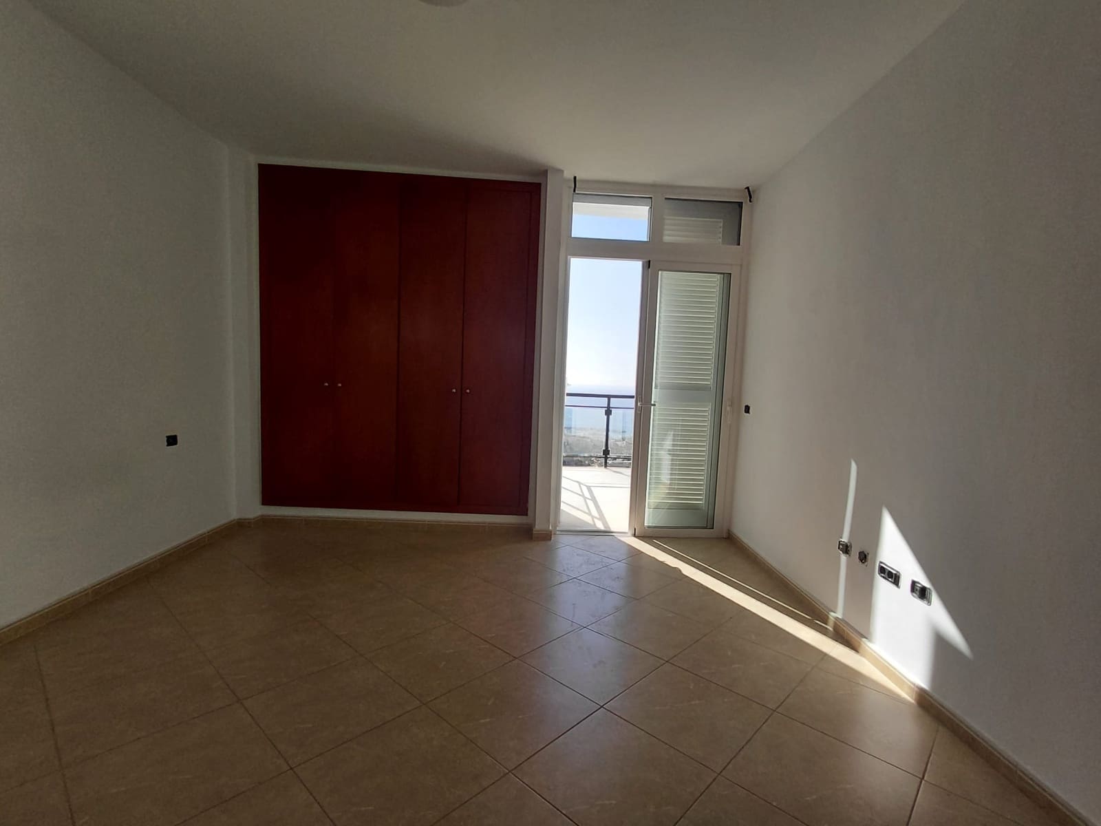 3 makuuhuone Huvila vuokrattavana paikassa Costa Adeje mukana uima-altaan 
autotalli - 2 500 € (Ref: 9624030)