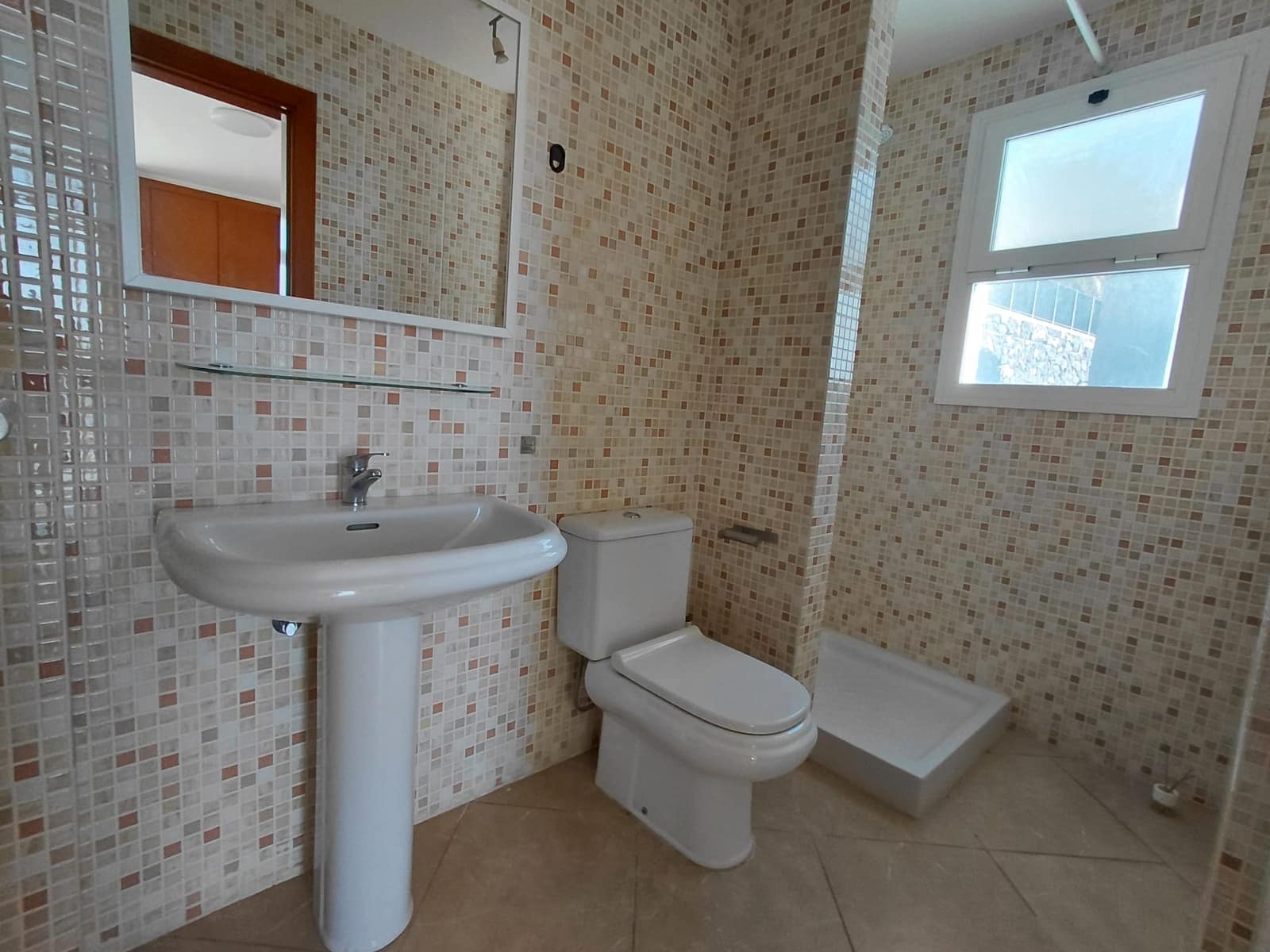 3 makuuhuone Huvila vuokrattavana paikassa Costa Adeje mukana uima-altaan 
autotalli - 2 500 € (Ref: 9624030)