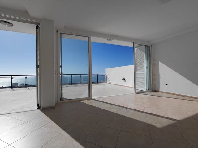 3 makuuhuone Huvila vuokrattavana paikassa Costa Adeje, Adeje mukana uima-altaan 
autotalli - 2 500 € (Ref: 9624030)