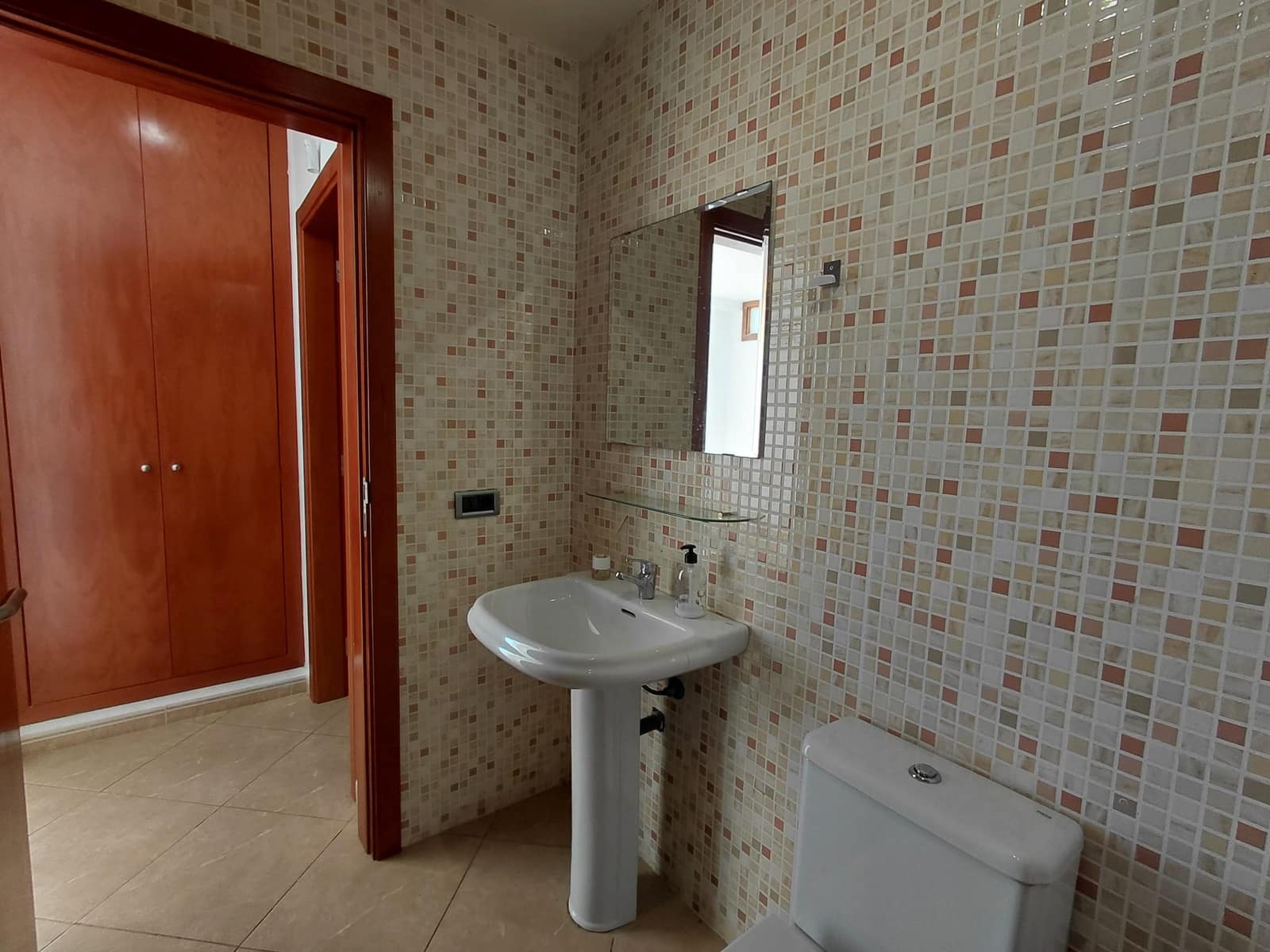 3 makuuhuone Huvila vuokrattavana paikassa Costa Adeje mukana uima-altaan 
autotalli - 2 500 € (Ref: 9624030)