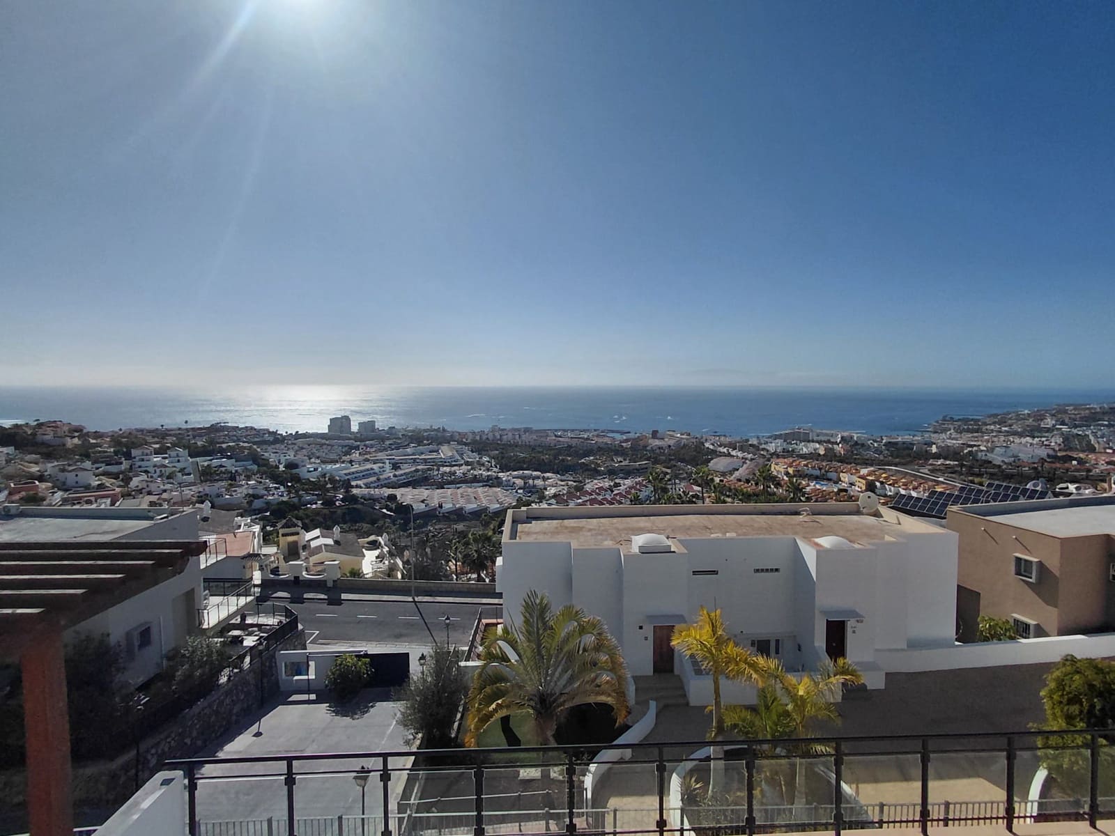 3 makuuhuone Huvila vuokrattavana paikassa Costa Adeje mukana uima-altaan 
autotalli - 2 500 € (Ref: 9624030)