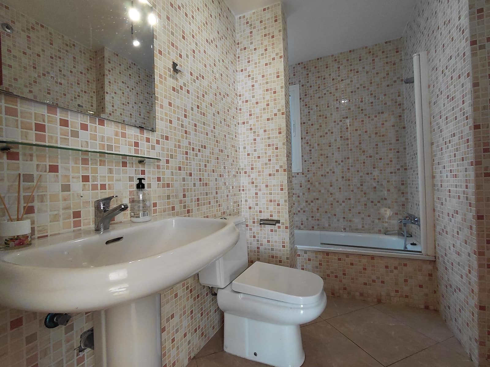 3 makuuhuone Huvila vuokrattavana paikassa Costa Adeje mukana uima-altaan 
autotalli - 2 500 € (Ref: 9624030)