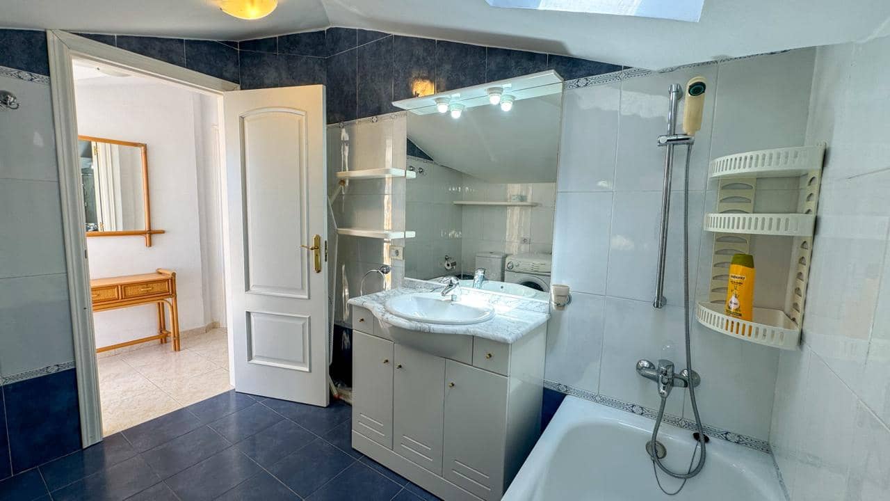 2 soveværelse Penthouse til salg i Arona med swimmingpool - € 650.000 (Ref: 9626450)