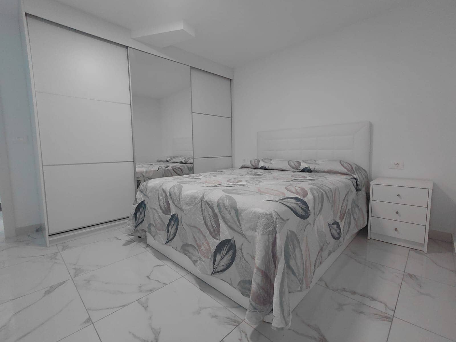 2 Zimmer Apartment zu verkaufen in Santa Cruz de Tenerife mit Pool - 441.000 € (Ref: 9628255)