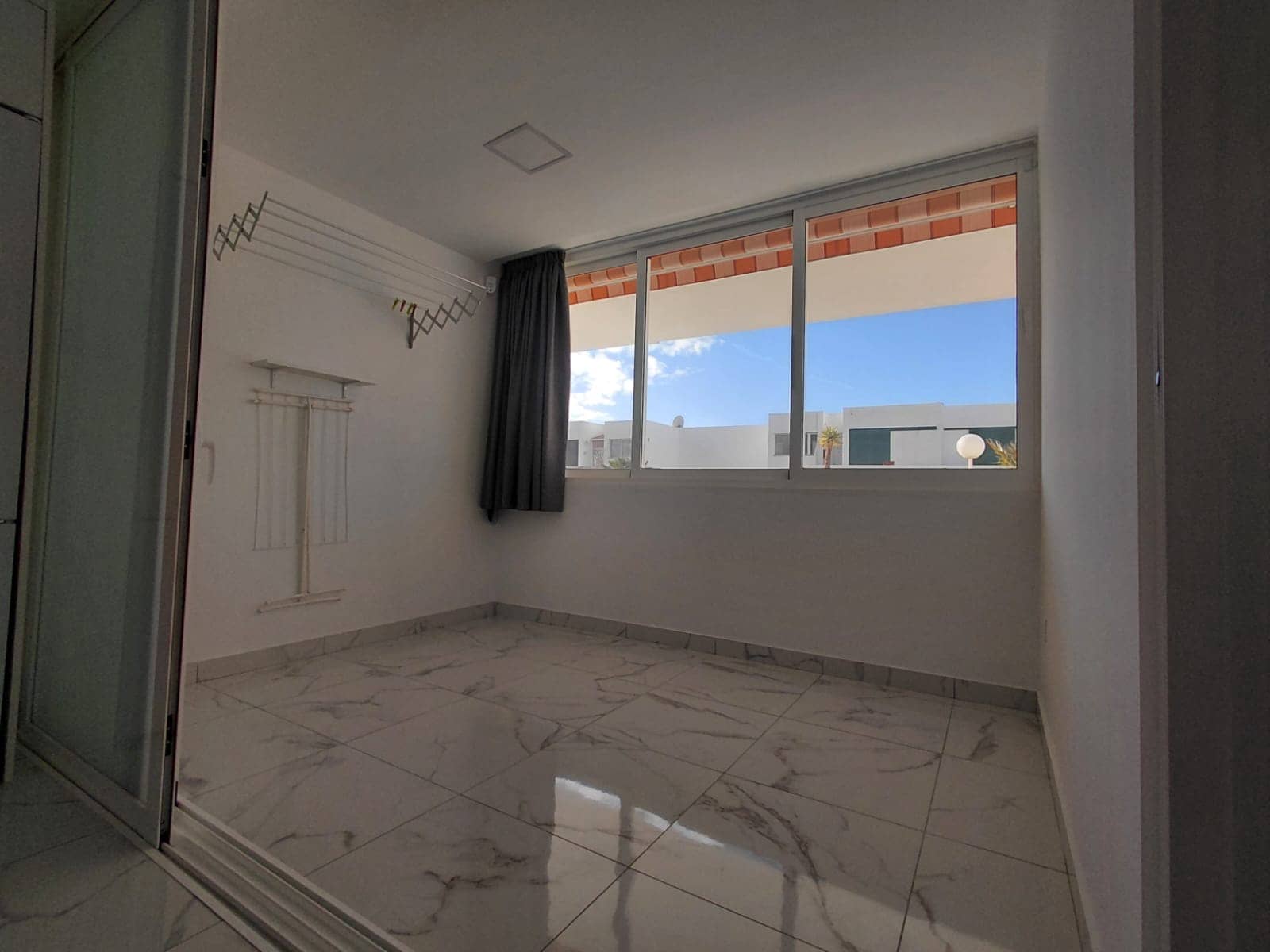 2 Zimmer Apartment zu verkaufen in Santa Cruz de Tenerife mit Pool - 441.000 € (Ref: 9628255)