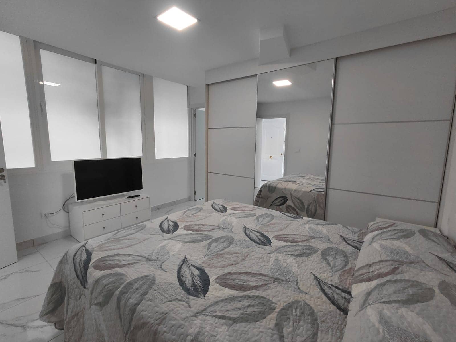 2 Zimmer Apartment zu verkaufen in Santa Cruz de Tenerife mit Pool - 441.000 € (Ref: 9628255)