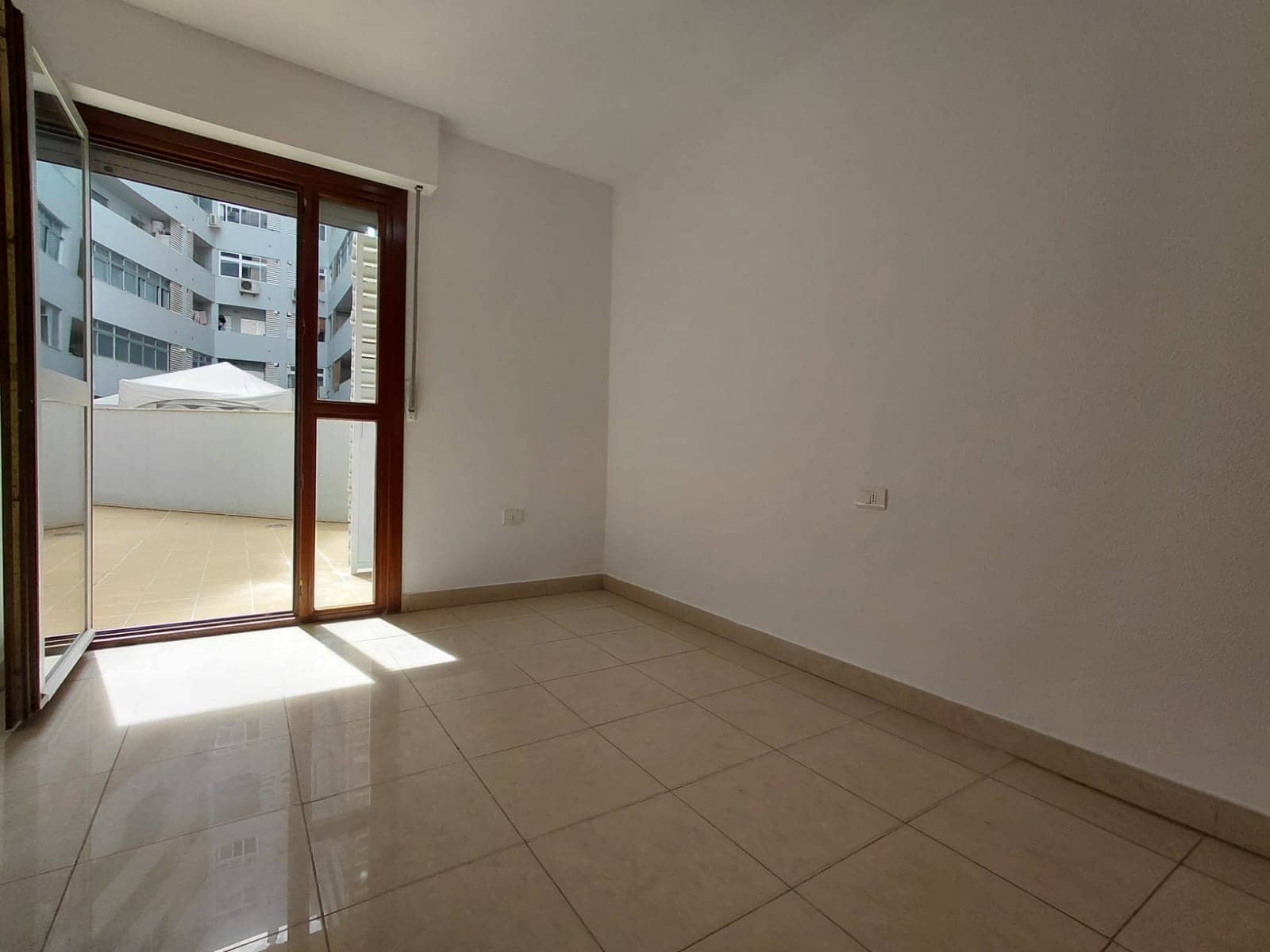 2 sypialnia Mieszkanie do wynajęcia w Santa Cruz de Tenerife z garażem - 1 200 € (Ref: 9631556)