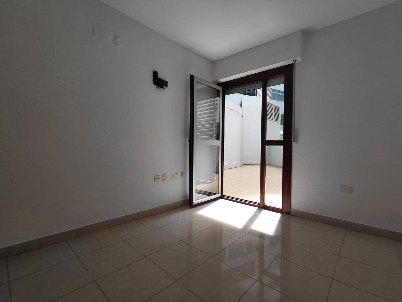 2 sypialnia Mieszkanie do wynajęcia w Santa Cruz de Tenerife z garażem - 1 200 € (Ref: 9631556)