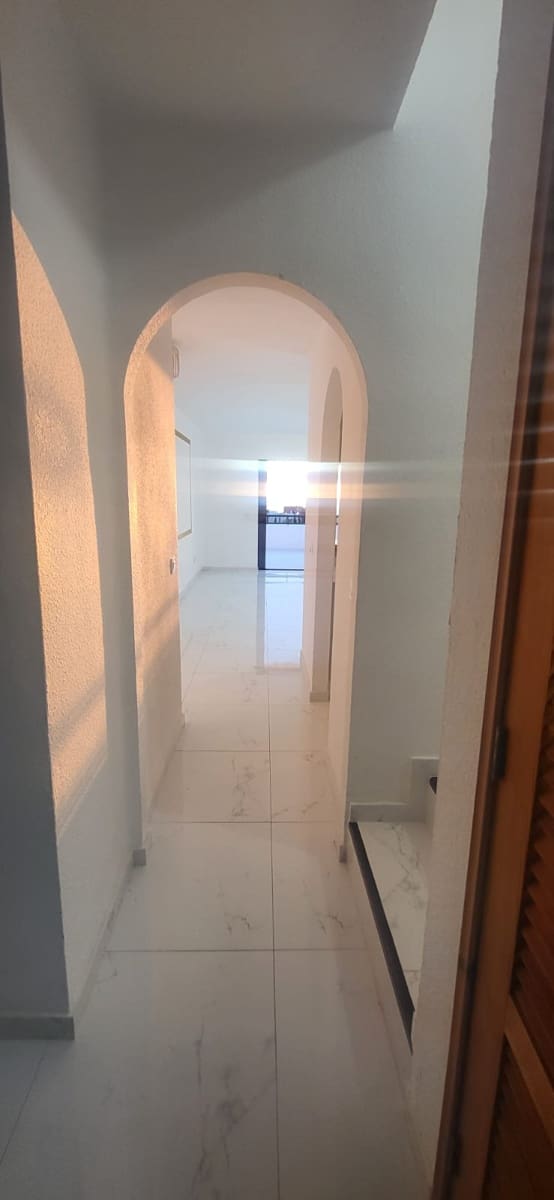 Appartement de 2 chambres à louer à Adeje avec piscine - 1 500 € (Ref: 9646749)