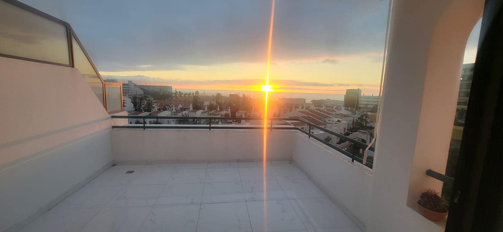 Appartement de 2 chambres à louer à Adeje avec piscine - 1 500 € (Ref: 9646749)