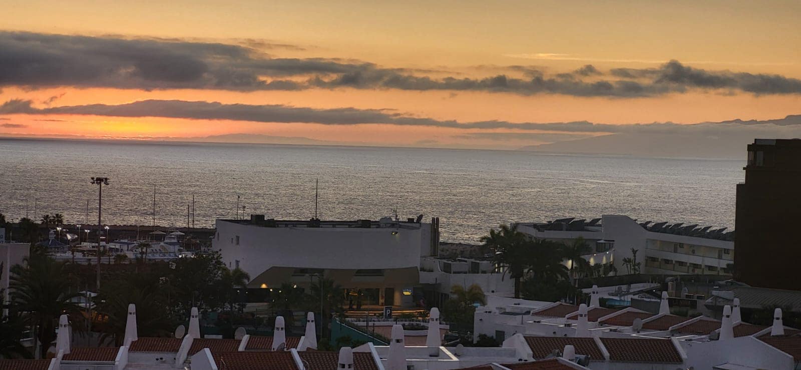 Appartement de 2 chambres à louer à Adeje avec piscine - 1 500 € (Ref: 9646749)