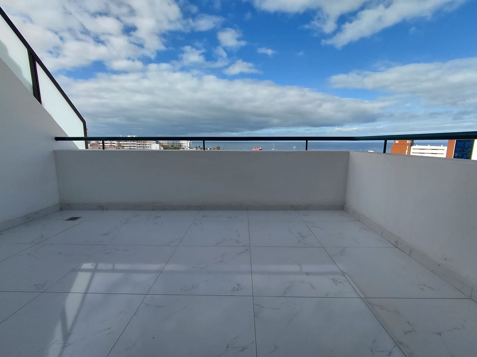 Appartement de 3 chambres à louer à Adeje - 1 550 € (Ref: 9646749)