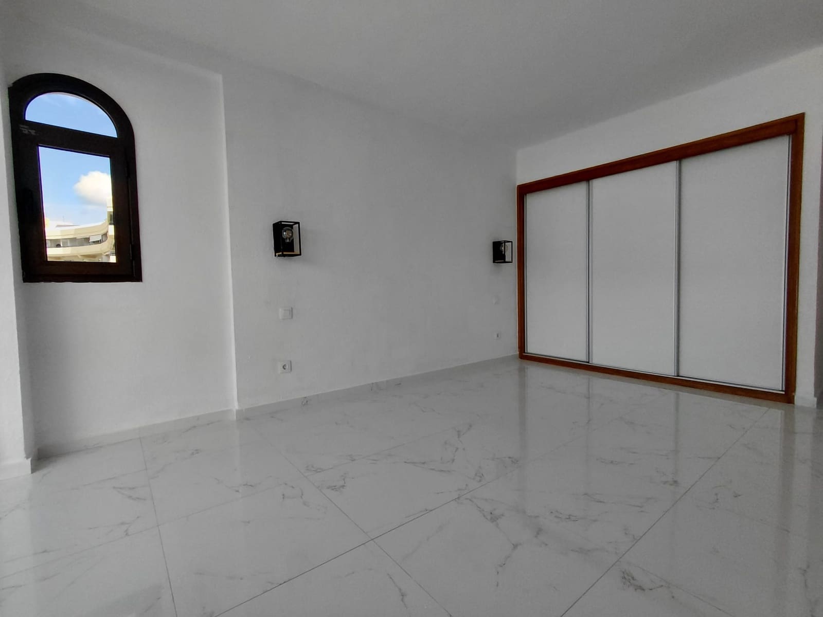 Appartement de 3 chambres à louer à Adeje - 1 550 € (Ref: 9646749)