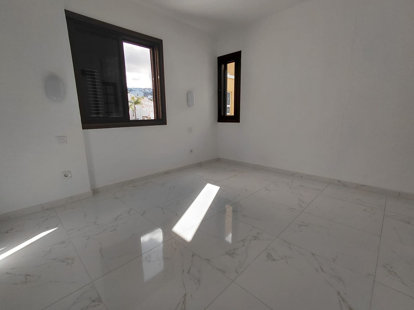 Appartement de 3 chambres à louer à Adeje - 1 550 € (Ref: 9646749)