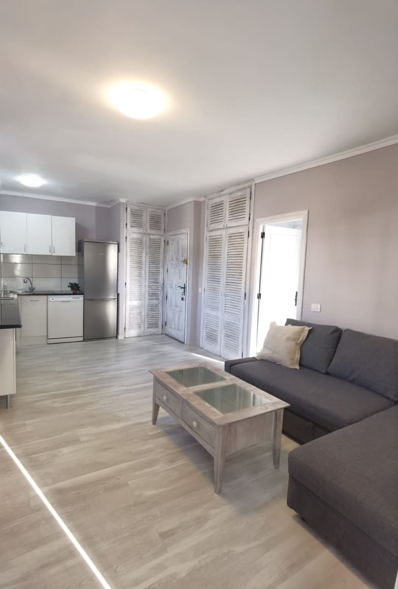 2 sypialnia Apartament na sprzedaż w Adeje z basenem garażem - 295 000 € (Ref: 9663279)