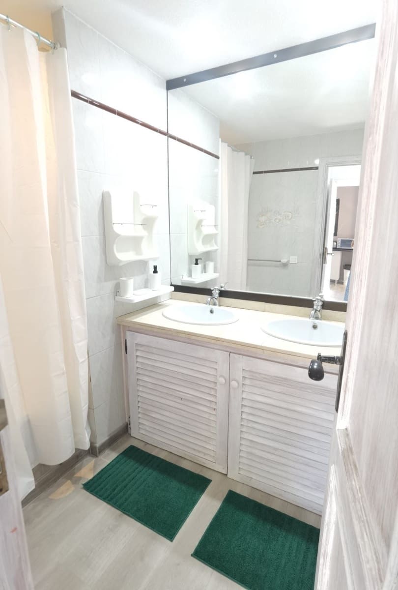 2 sypialnia Apartament na sprzedaż w Adeje z basenem garażem - 295 000 € (Ref: 9663279)