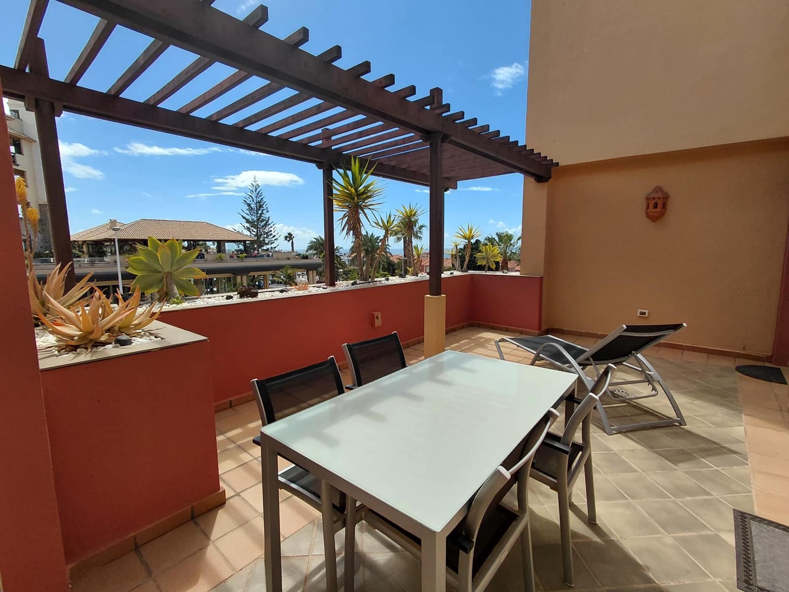 2 chambre Appartement à vendre à Adeje avec piscine garage - 750 000 € (Ref: 9688665)