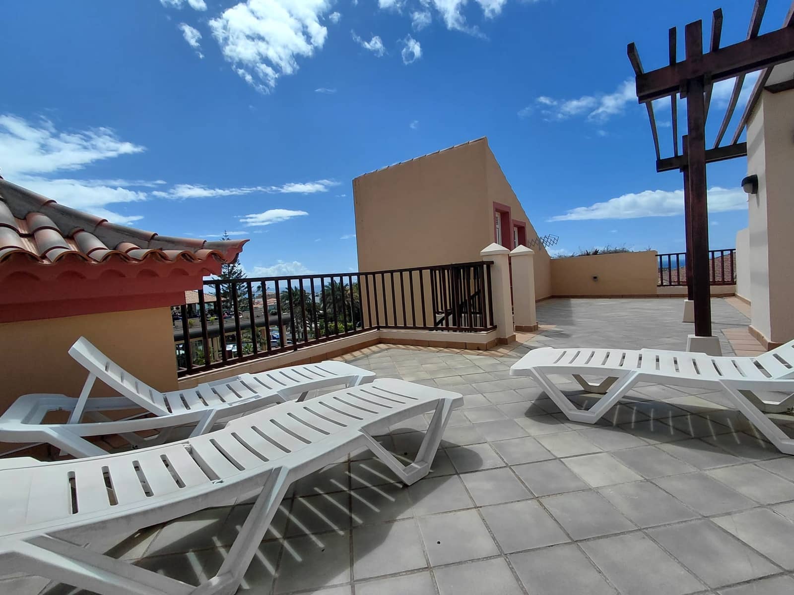 2 chambre Appartement à vendre à Adeje avec piscine garage - 750 000 € (Ref: 9688665)