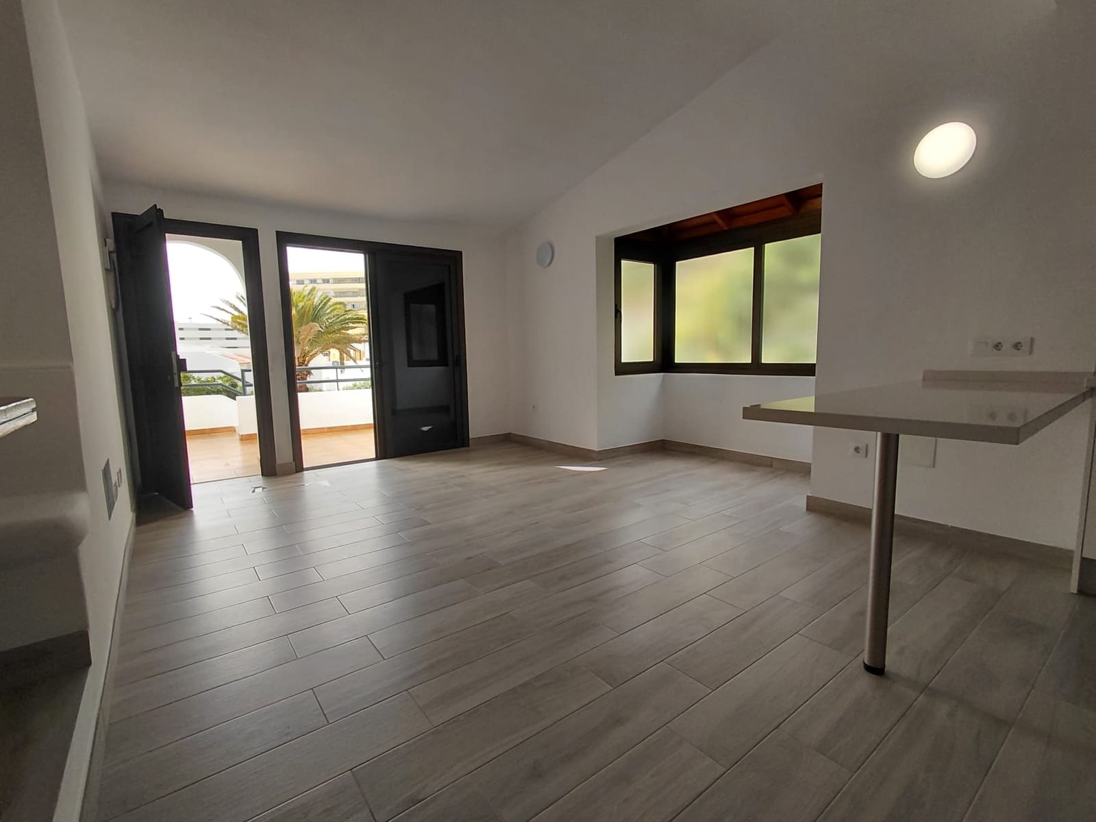 2 bedroom Apartment for rent in Adeje with pool - € 1,775 (Ref: 9703331)