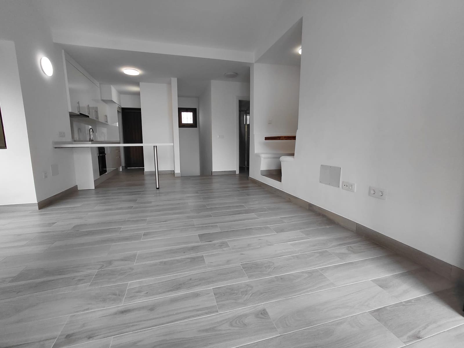 2 bedroom Apartment for rent in Adeje with pool - € 1,775 (Ref: 9703331)