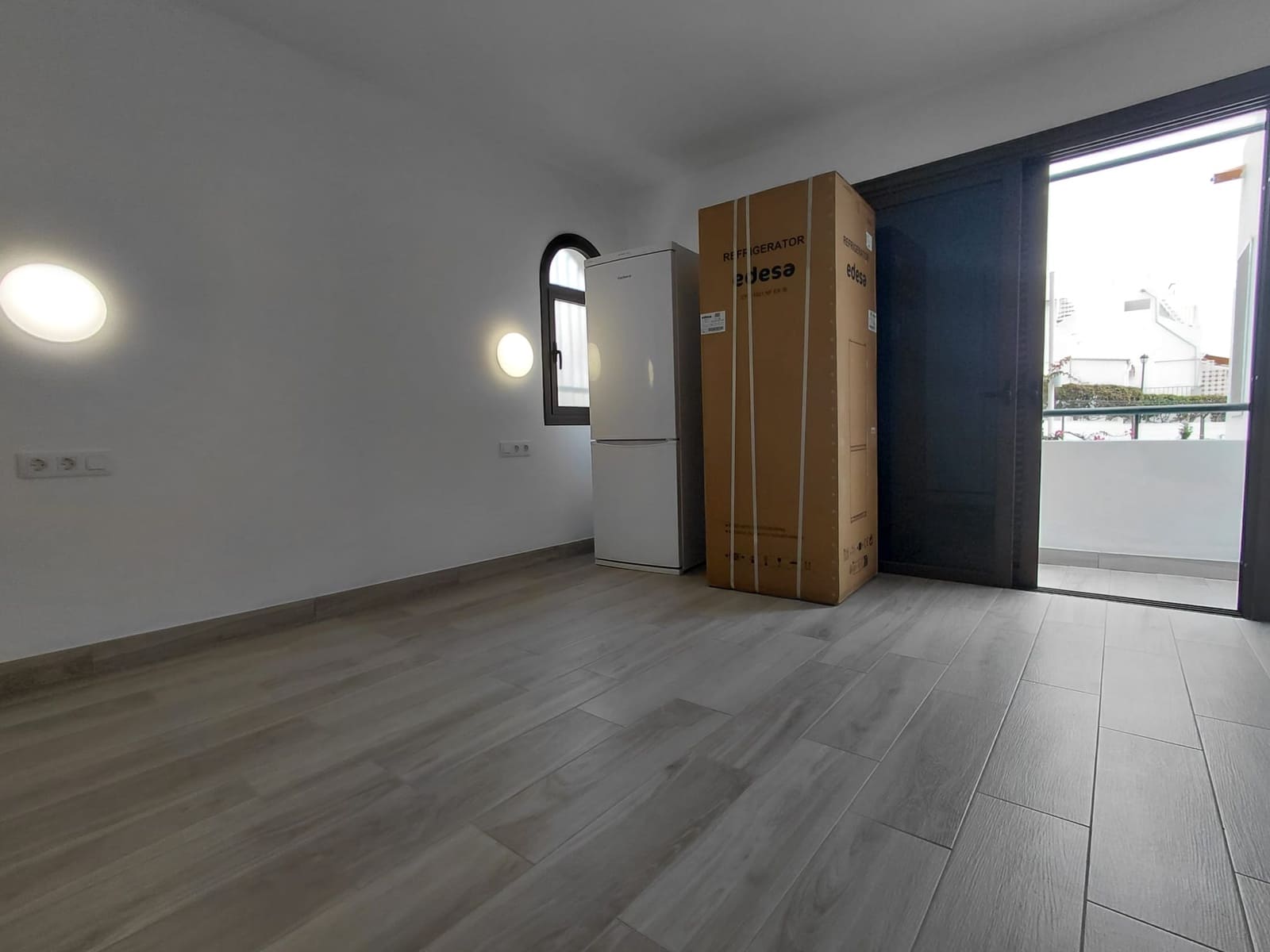 2 bedroom Apartment for rent in Adeje with pool - € 1,775 (Ref: 9703331)