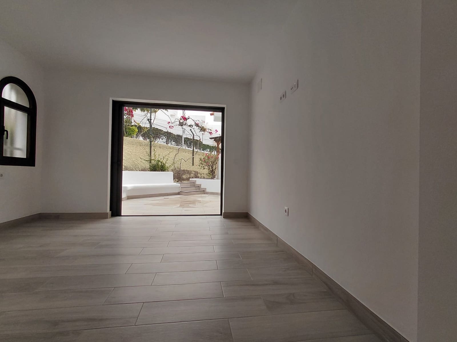 2 bedroom Apartment for rent in Adeje with pool - € 1,775 (Ref: 9703331)