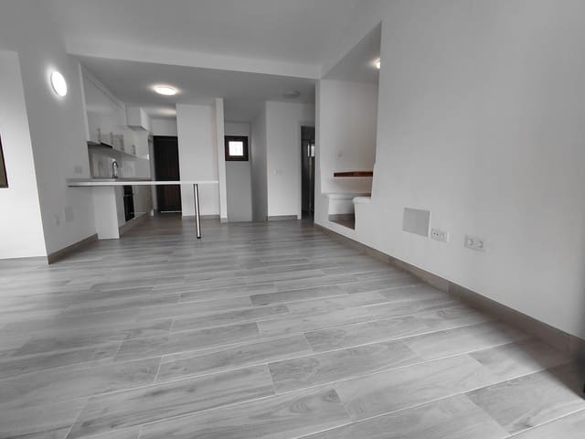 2 bedroom Apartment for rent in Adeje with pool - € 1,775 (Ref: 9703331)