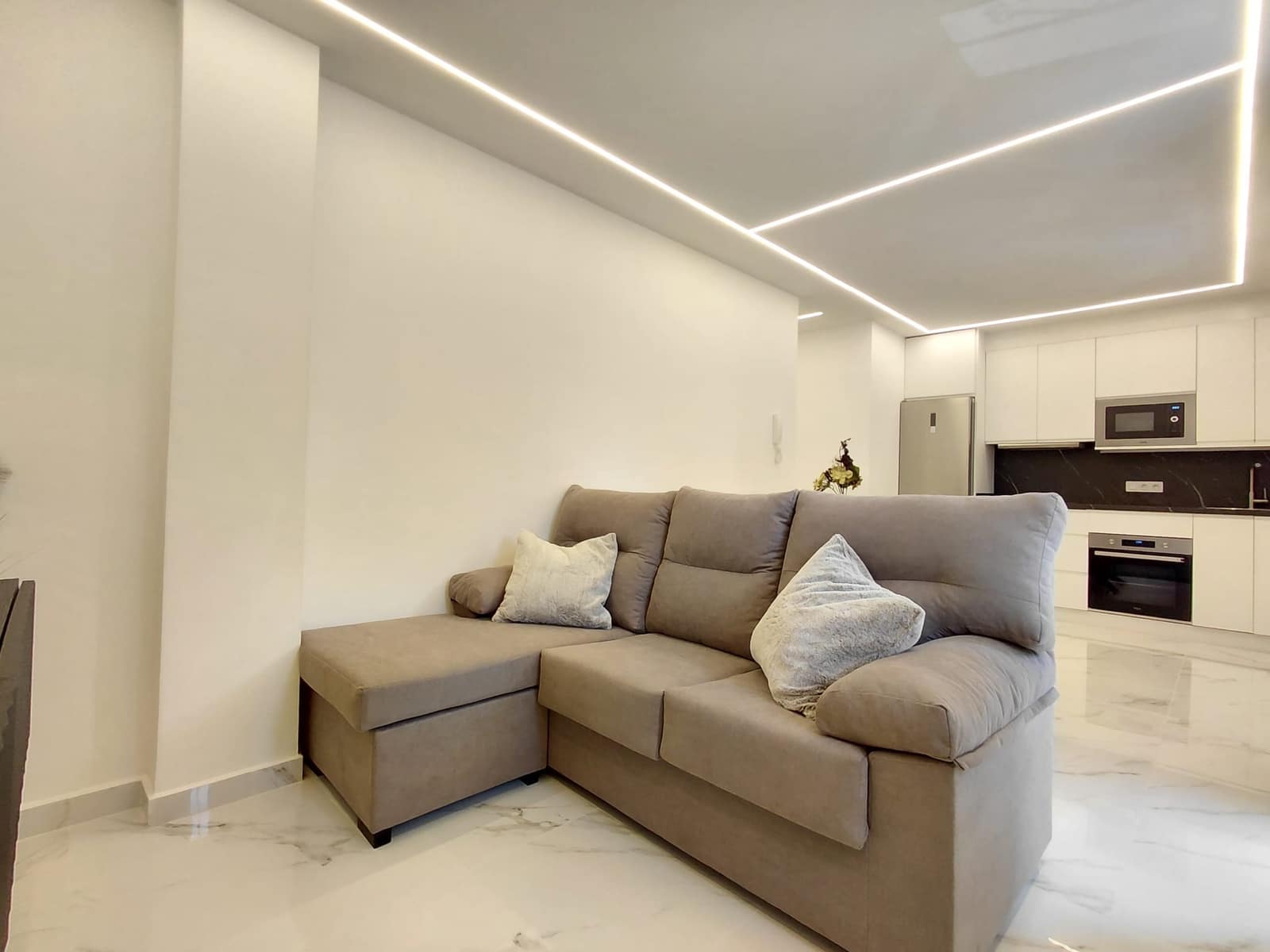 2 bedroom Apartment for sale in Adeje with garage - € 260,000 (Ref: 9816662)