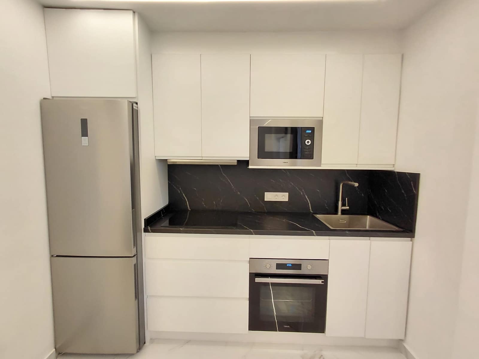 2 bedroom Apartment for sale in Adeje with garage - € 260,000 (Ref: 9816662)